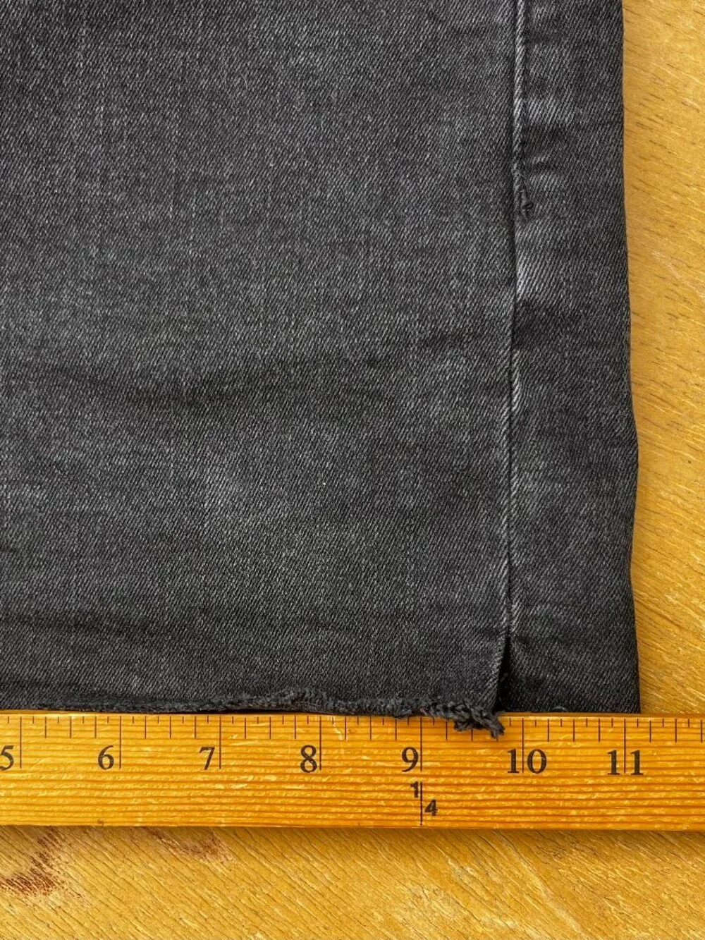 MADEWELL CUT OFF BUTTON FLY DENIM SHORTS Women’s sz 28 Black Frayed Hem